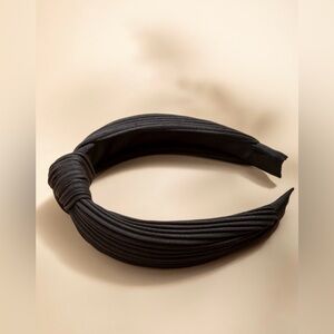 Francesca’s Nina Black Top Knot Headband